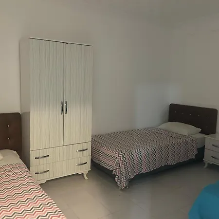 Ξενοδοχείο με διαμερίσματα Ege *